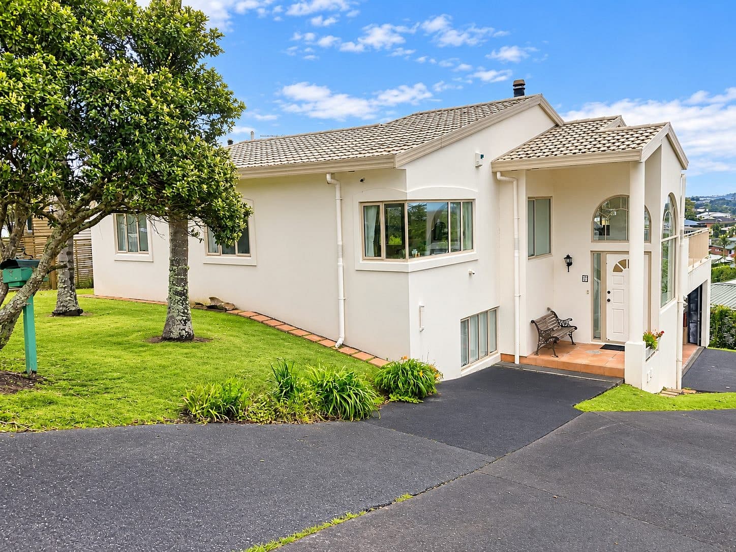 Waiake, 4 bedrooms